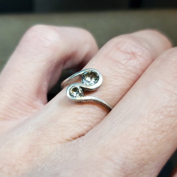 Size 7 925 Sterling Silver Slightly Rustic Double CZ Gem Ring - Picture 2 of 7